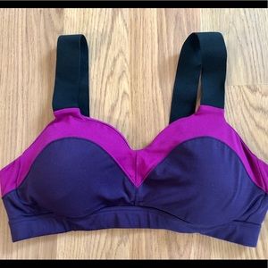 Brooks moving comfort sports bra small